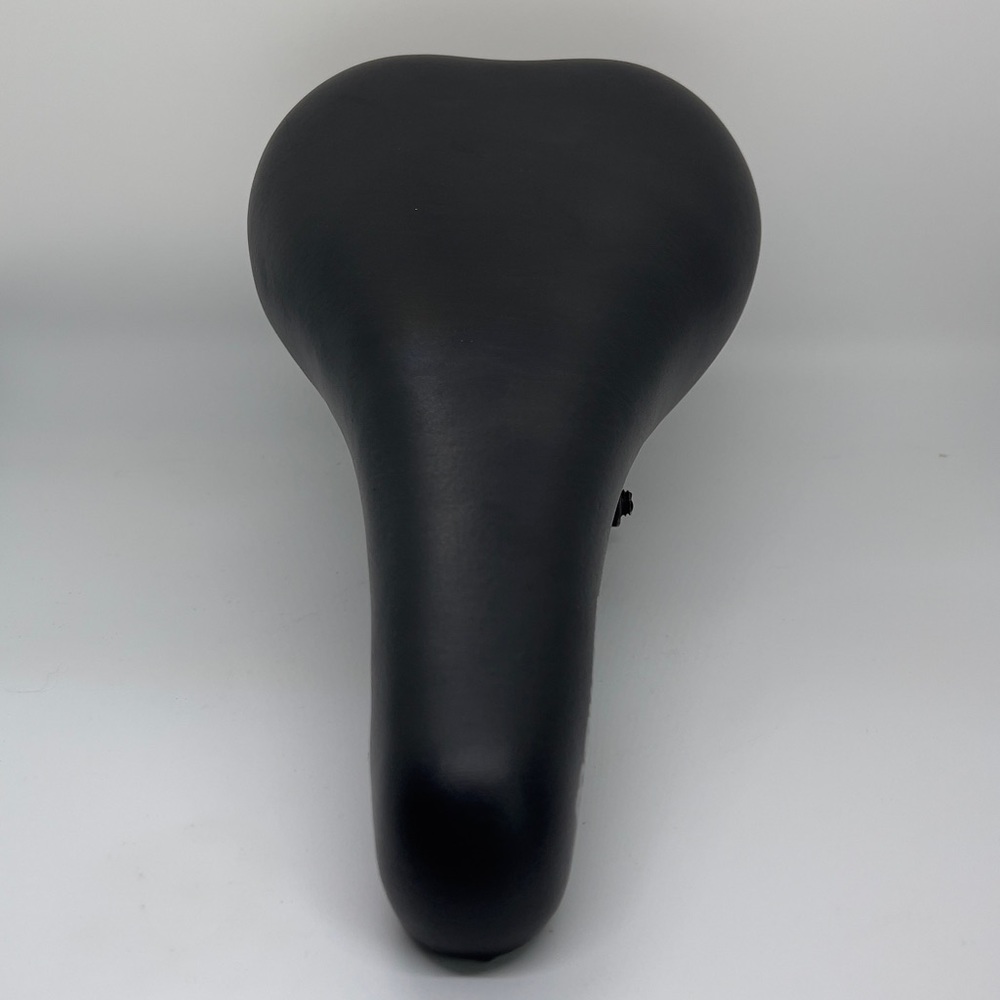 NWOT Roadmaster Mountain Bike Bicycle Replacement Seat Saddle Black UT 4262